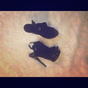 Jessica Simpson black pump